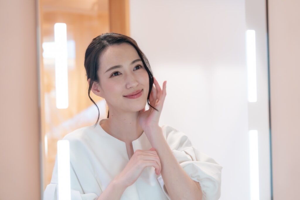 朝の穏やかな時間、洗濯の手間が減り気持ちに余裕のある様子を表現。